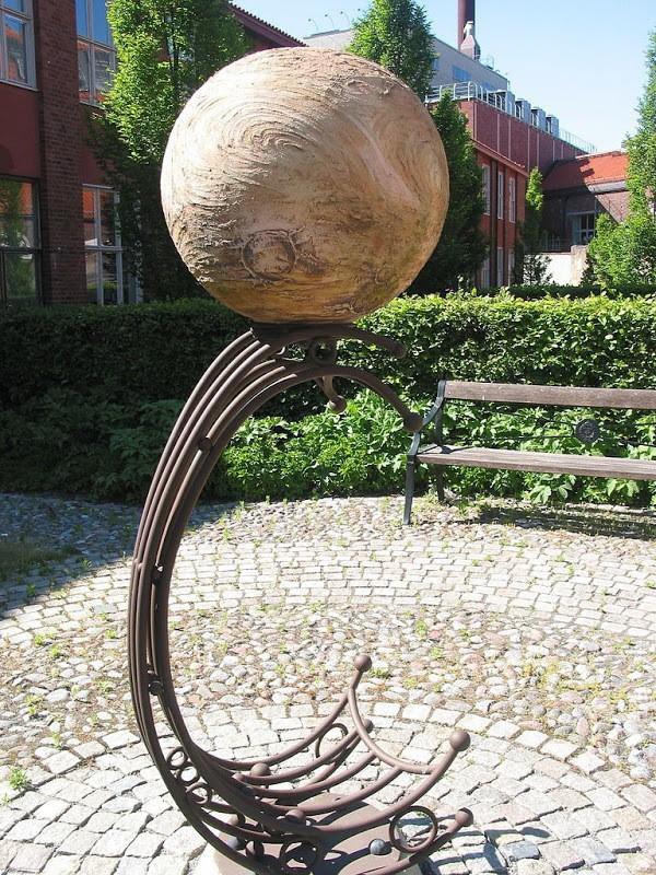 Venus — a 62 cm sphere by sculptor Daniel Oberti, at the Observatory Museum